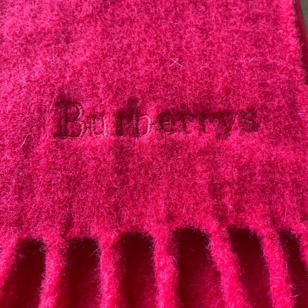 Large Burberry  lambs wool scarf - Picture 4 of 4